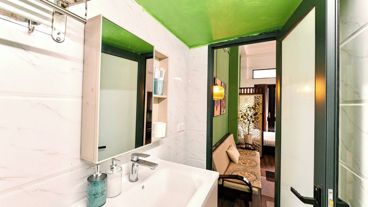 Photo of Bathroom in Old Quarter