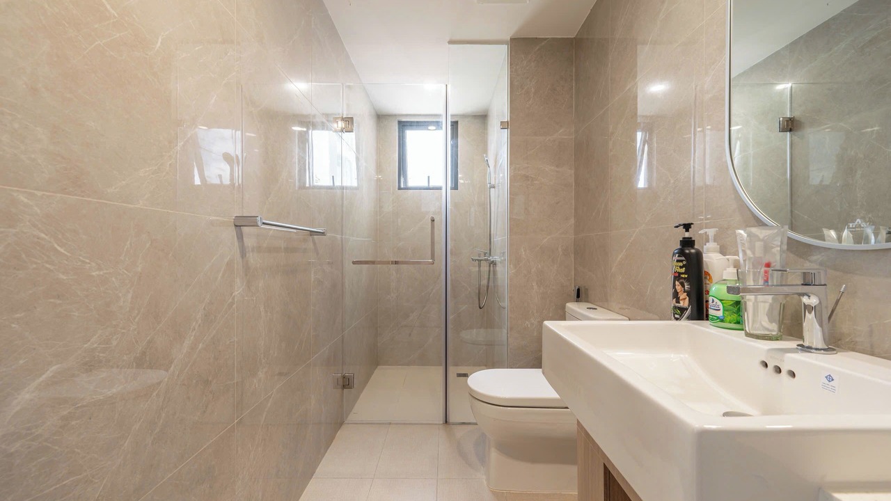 Photo of Bathroom in District 9