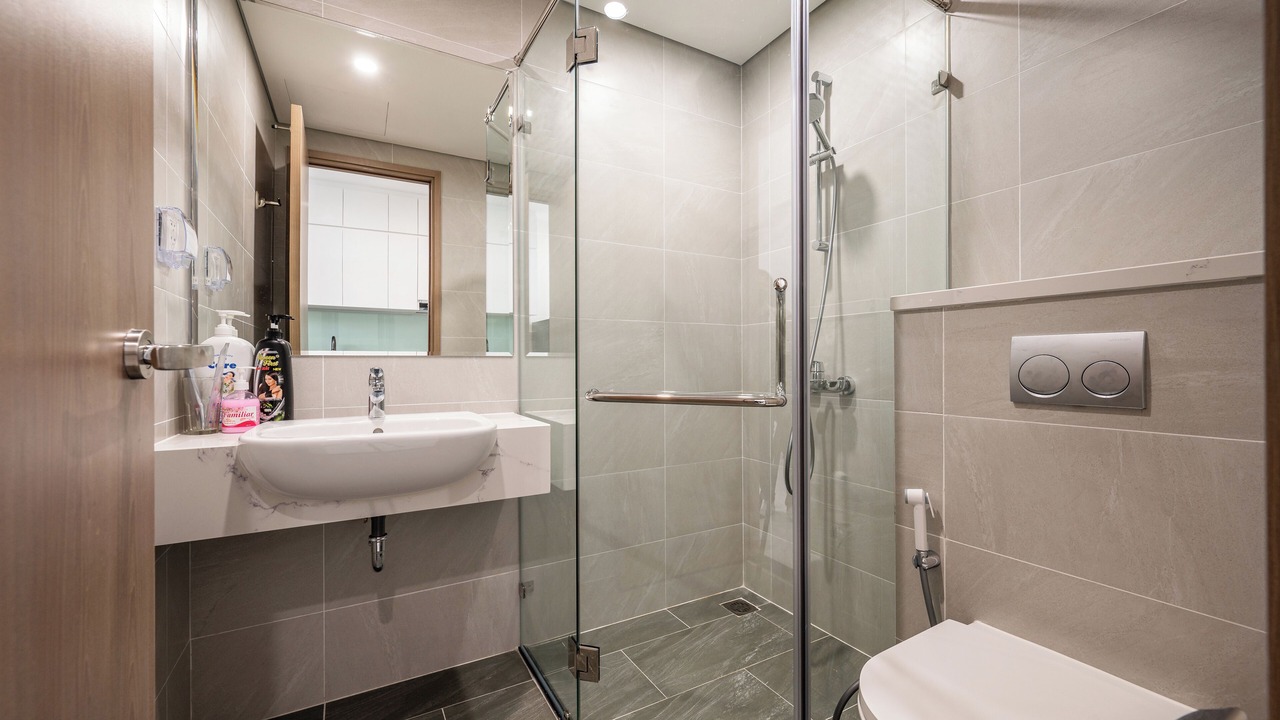 Photo of Bathroom in District 9