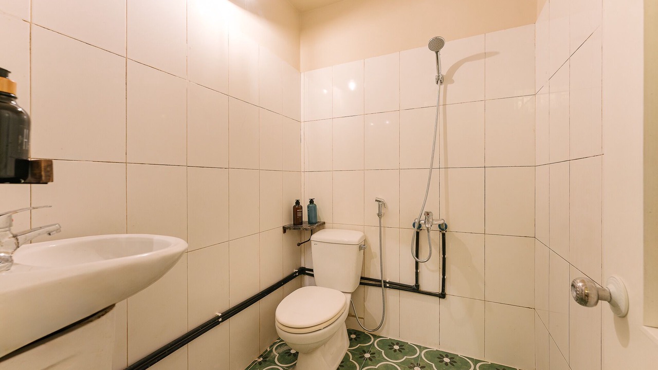 Photo of Bathroom in Old Quarter