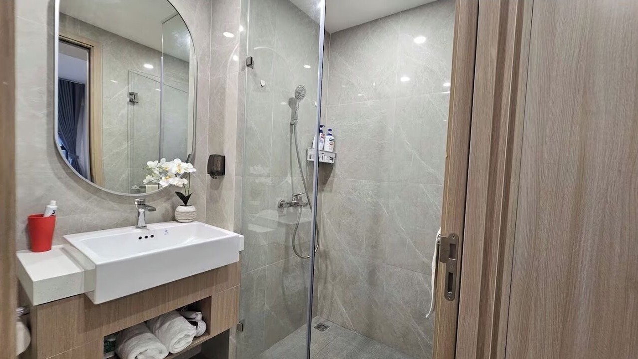 Photo of Bathroom in District 9