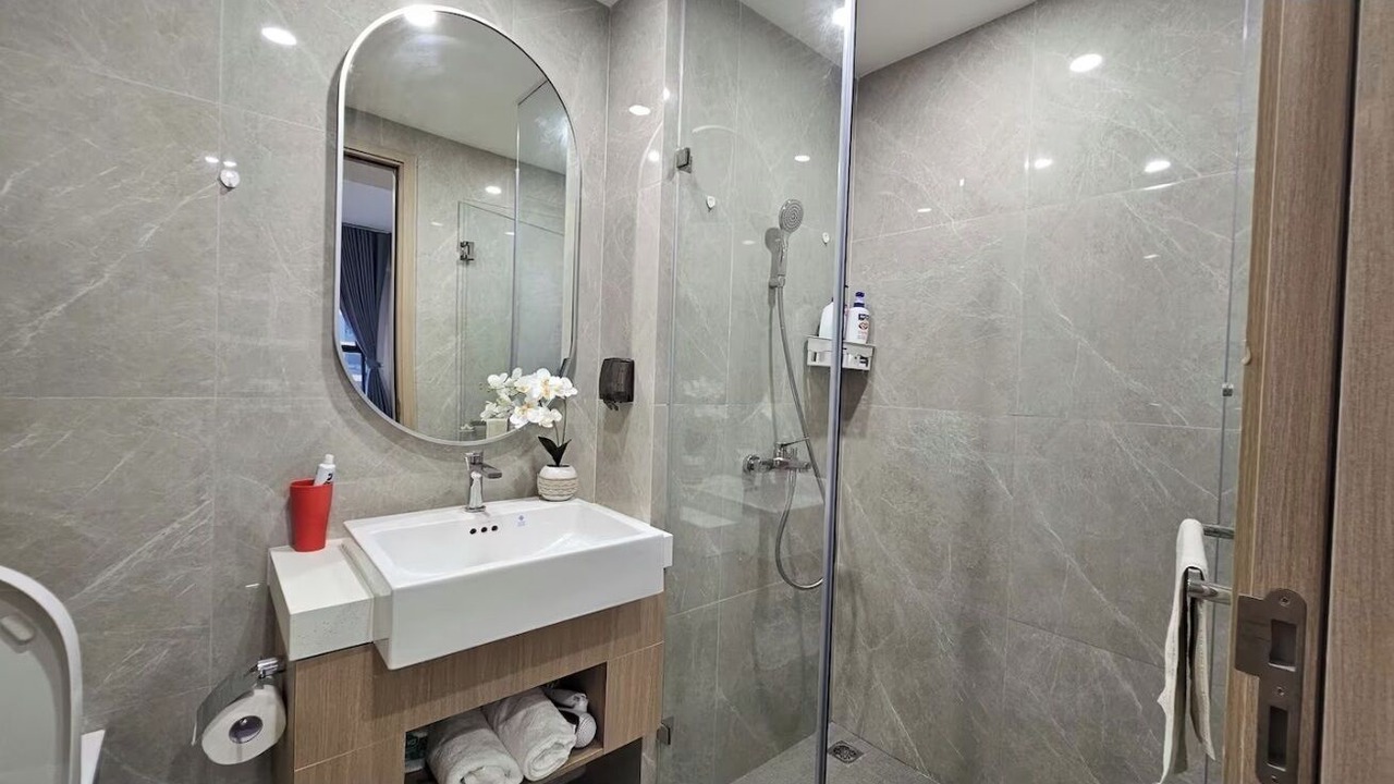 Photo of Bathroom in District 9