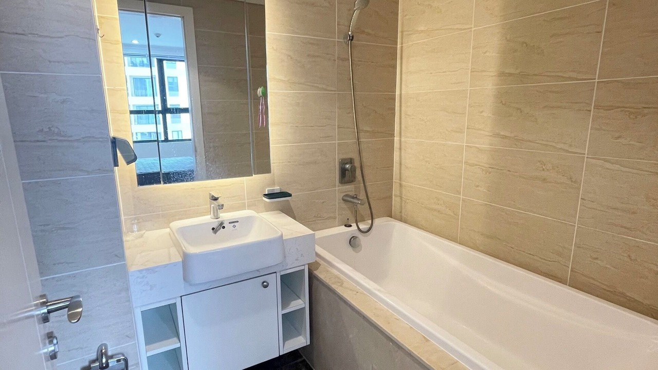 Photo of Bathroom in Trung Hoa Nhan Chinh