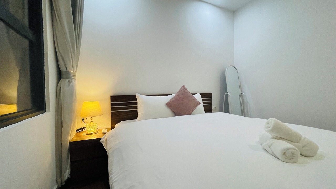 Photo of Bedroom in Trung Hoa Nhan Chinh