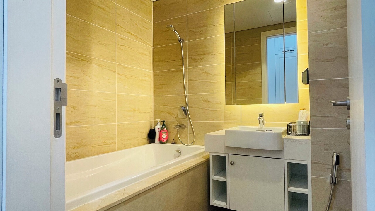 Photo of Bathroom in Trung Hoa Nhan Chinh