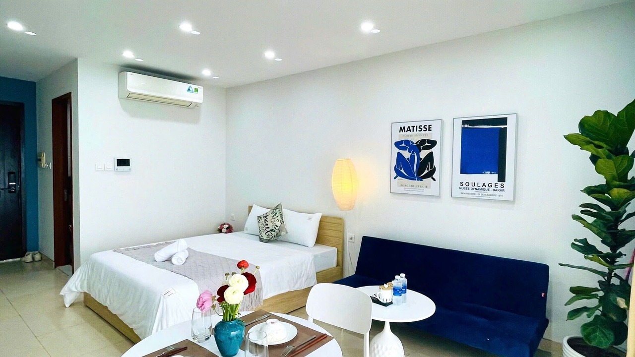Photo of Bedroom in Trung Hoa Nhan Chinh