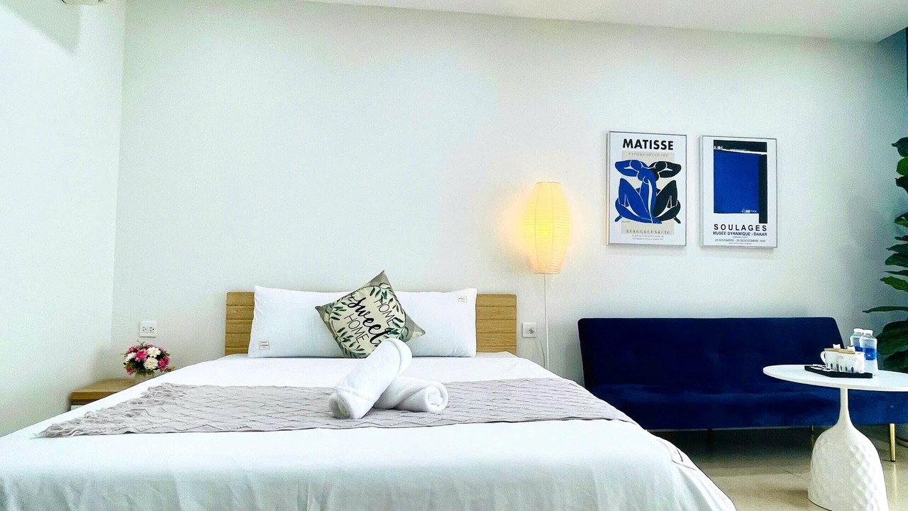 Photo of Bedroom in Trung Hoa Nhan Chinh