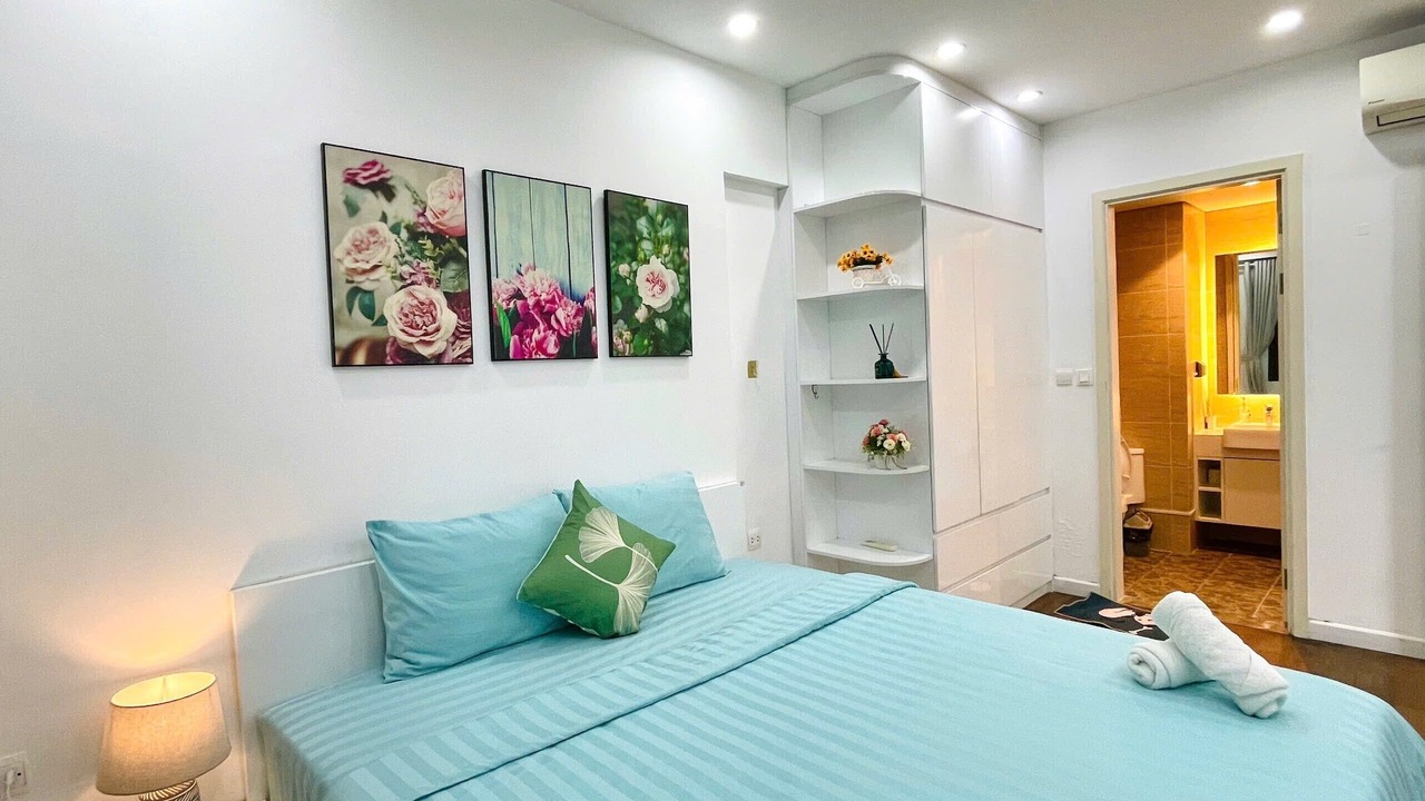 Photo of Bedroom in Trung Hoa Nhan Chinh