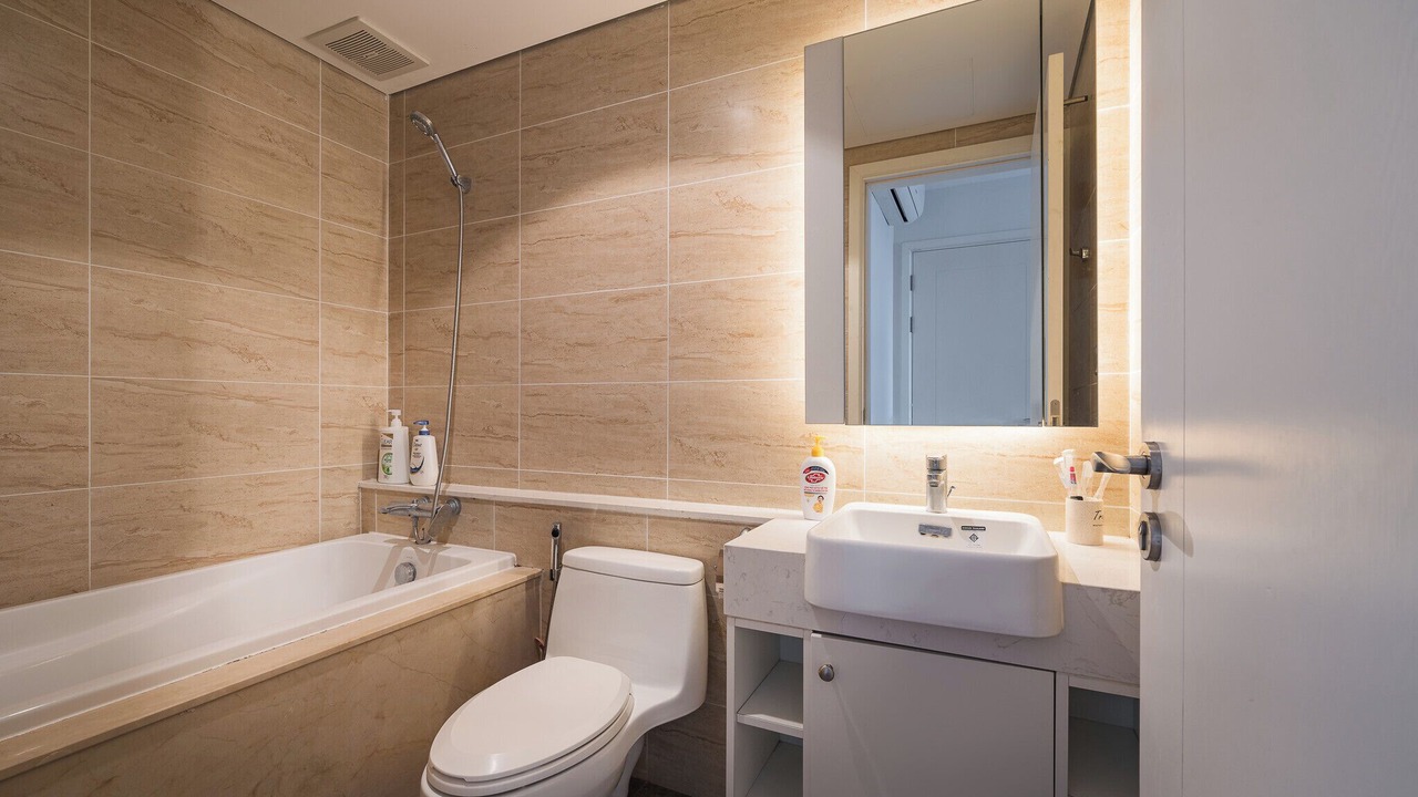 Photo of Bathroom in Trung Hoa Nhan Chinh