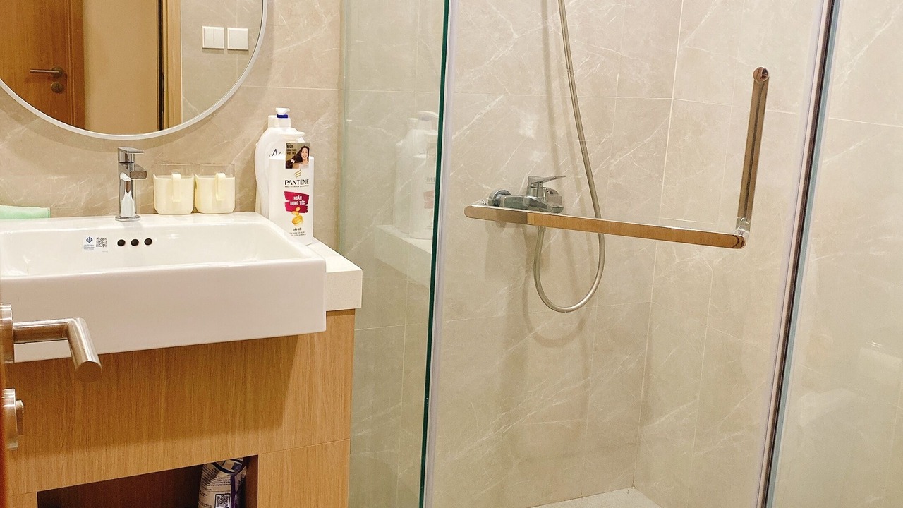 Photo of Bathroom in District 9
