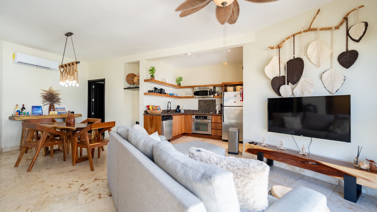 Photo of Livingroom in 12th Street