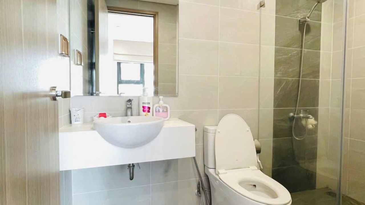 Photo of Bathroom in District 9