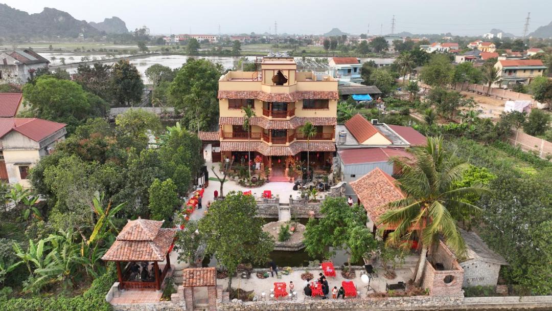 Photo of Others in Hoa Lu