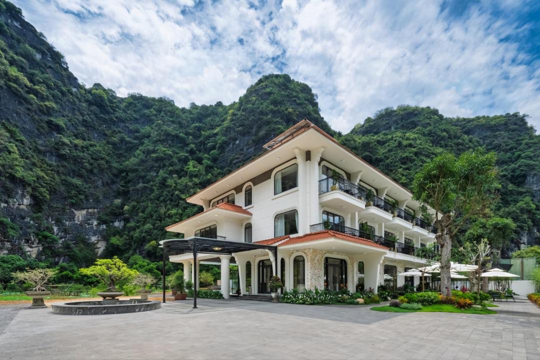 Photo of Others in Hoa Lu