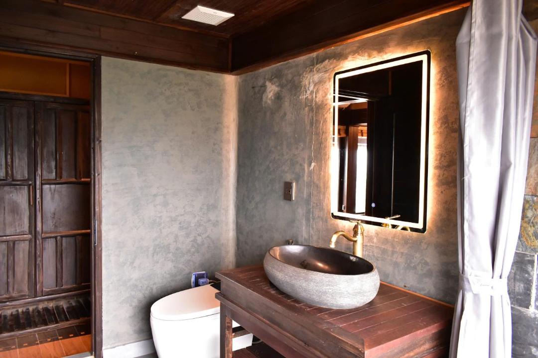 Photo of Bathroom in Ban Luoc