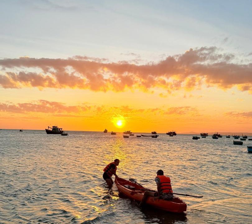 Photo of Human In Picture in East Ham Tien Beach