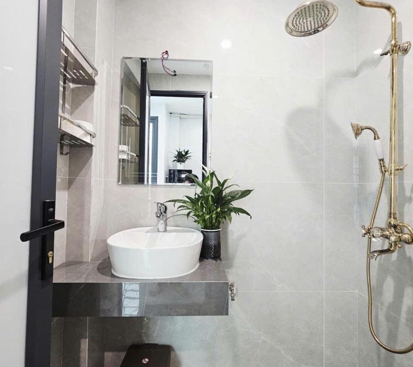Photo of Bathroom in Tay Ho