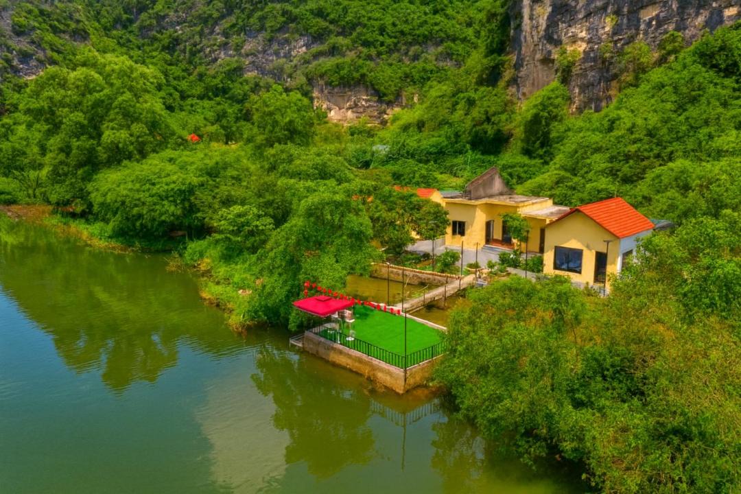 Photo of Others in Hoa Lu