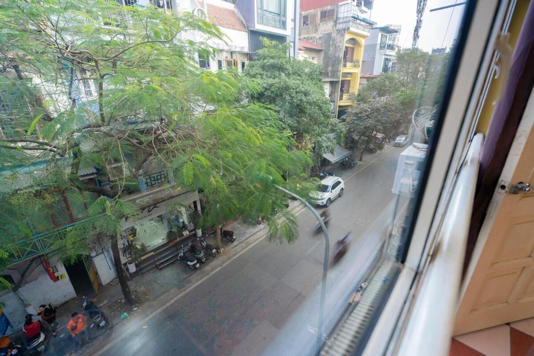 Photo of Others in Hang Buom