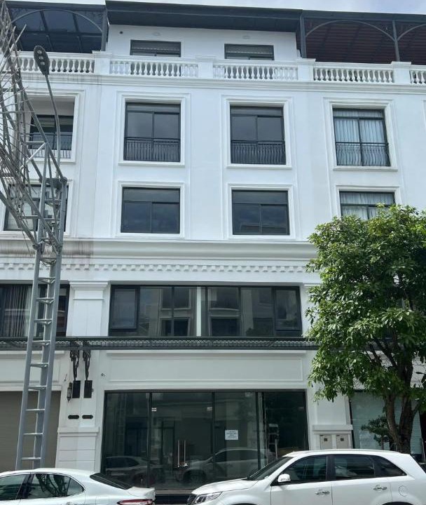 Photo of Buildings in Le Chan
