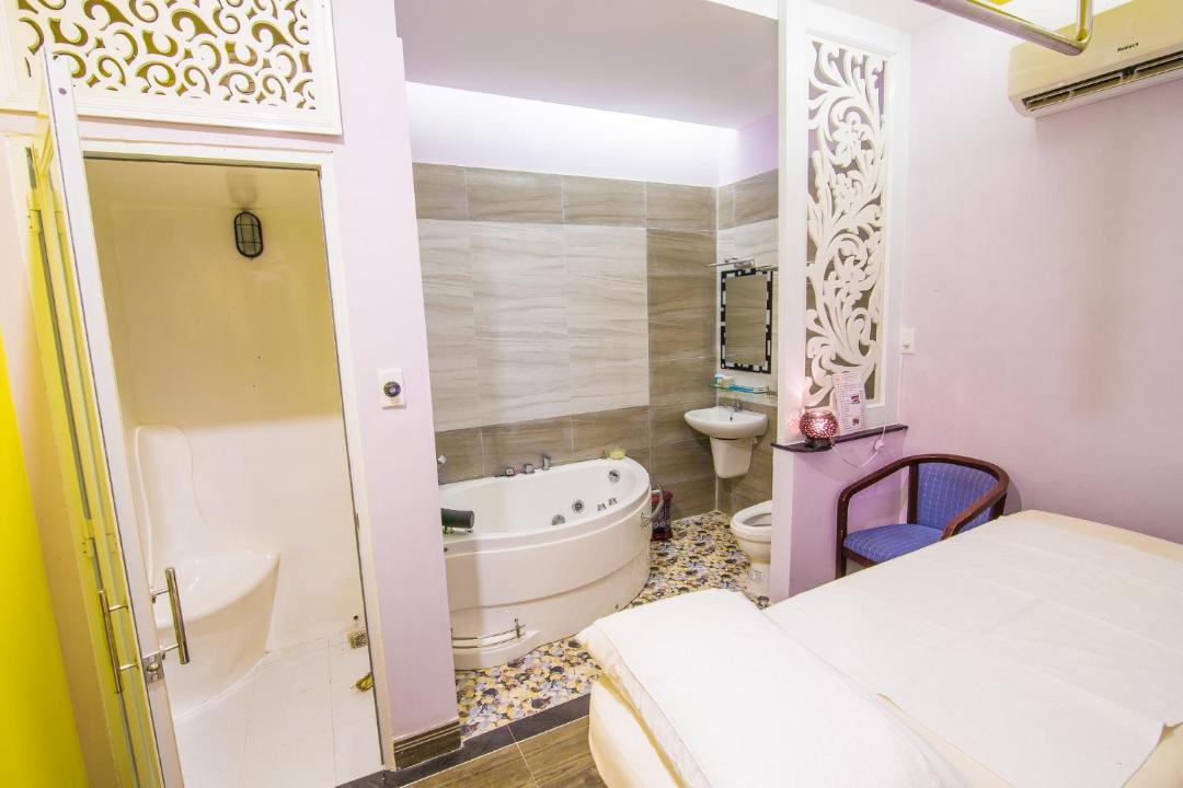 Photo of Bedroom in District 6