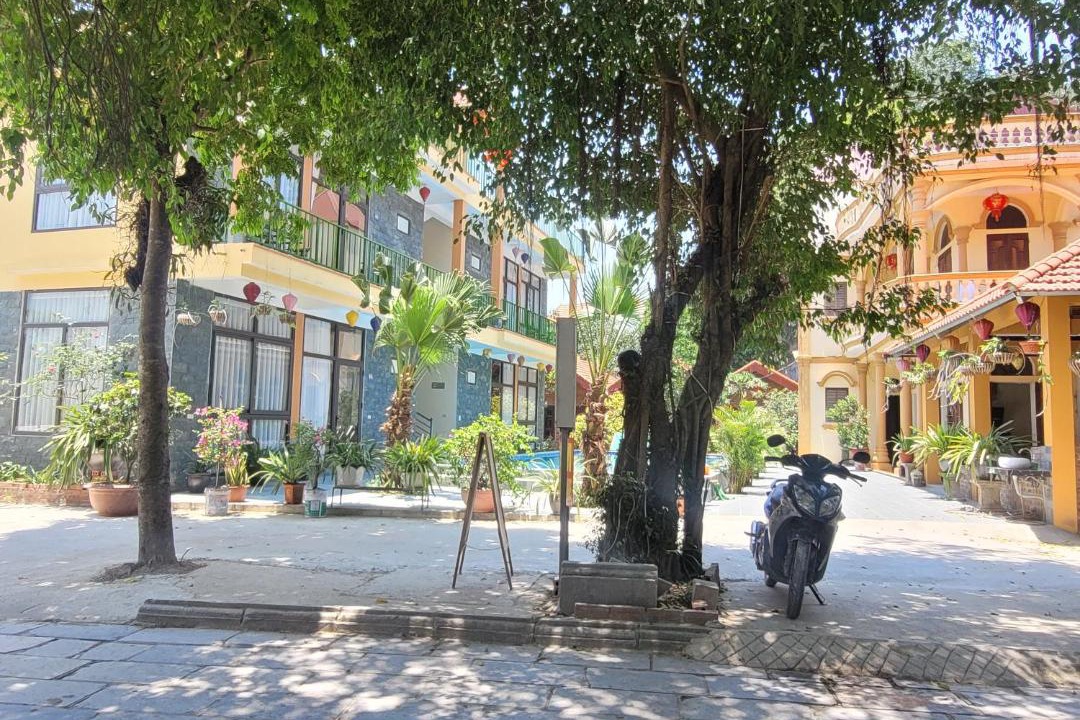 Photo of Others in Hoa Lu