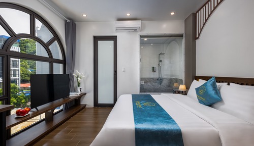 Panoramic Room