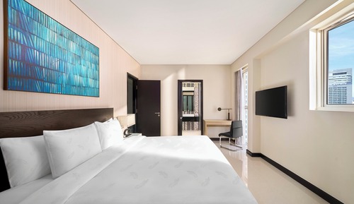 Suite, 2 Bedrooms, City View (1 King 1 Bunk Bed)