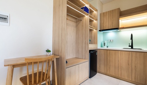 Deluxe 1 Bedroom - Split Level with Loft Bedroom, Partial Sea View