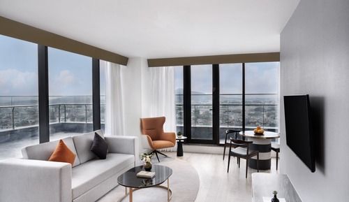 Suite, 1 King Bed, Club Lounge Access (Vinh Yen View)