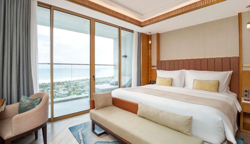 Deluxe Suite, 1 King Bed, Sea View