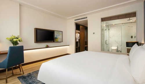 Deluxe Room, 1 King Bed
