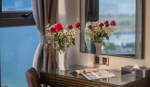 Grand Deluxe Twin Partial Sea View