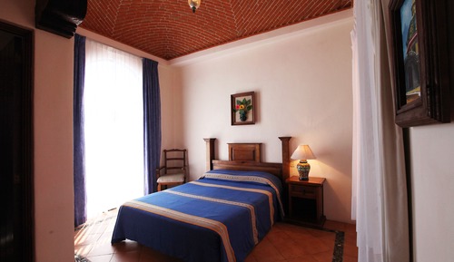 Standard Room, 1 Queen Bed