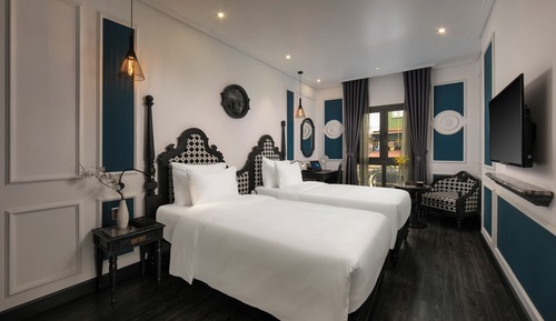 Junior Suite Twin Room with City View