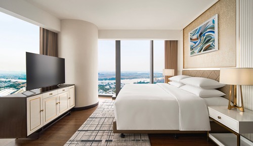 Club Room, 1 King Bed