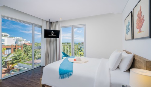 Three Bedroom Deluxe Suite