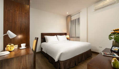 Deluxe Apartment, 1 Bedroom, Bathtub, City View