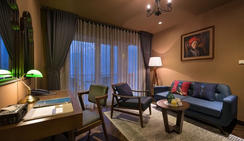 Suite, Balcony, Mountain View
