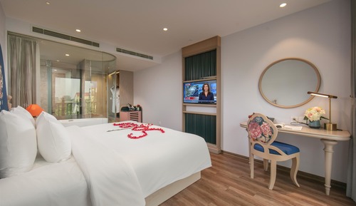 Senior Double Room, Balcony, City View