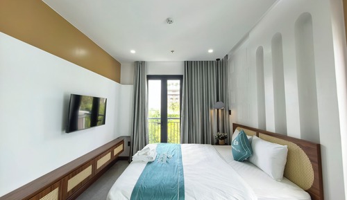 Family Double Room, City View