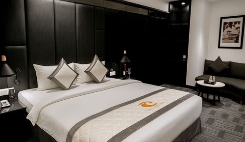 VIP Room with Bathtub and City View