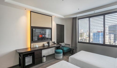Deluxe Double Room Single Use, City View