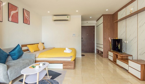 Standard Studio Suite, Balcony, City View