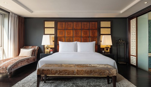 Solis Suite Balcony with City View