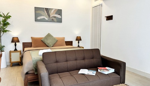 Deluxe Room, 1 King Bed, Balcony