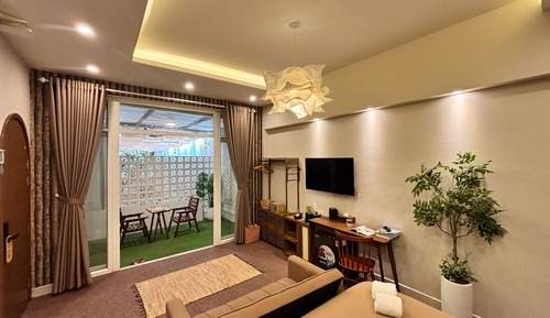 Room, 1 King Bed, Garden View
