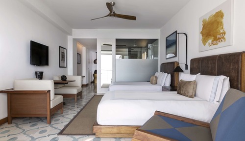 Deluxe Room, 2 Queen Beds, Partial Ocean View