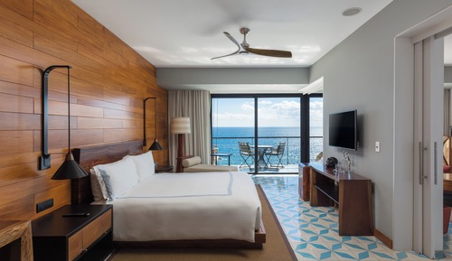 Suite, Ocean View (Thompson)