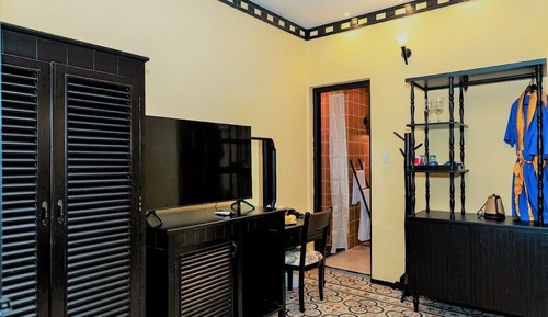 Family Room with Two Beds